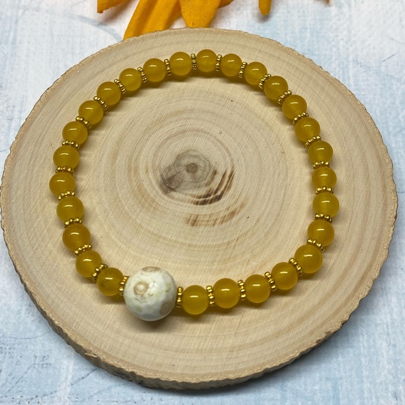 Lemon Quartz and Crazy Lace Agate Stretch Bracelet - Picture 1 of 3